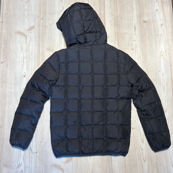 Levi’s Cozy Winter Puffer Jacket - Picture 5 of 11